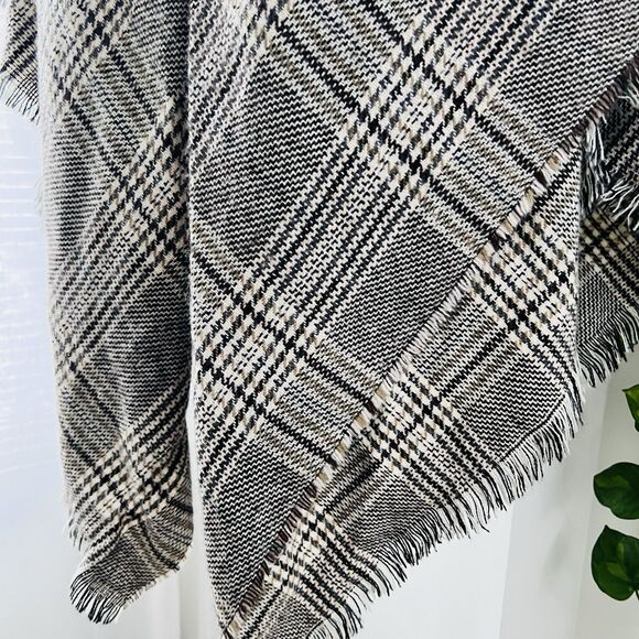 Modena Gray Plaid Classy Cozy Poncho with Toggle Closures - One Size - Picture 4 of 7